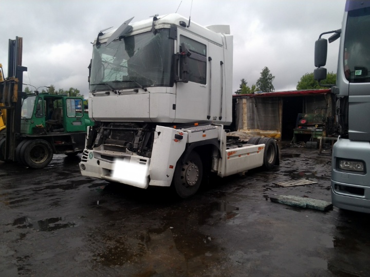 RENAULT Magnum 460 - Image 2