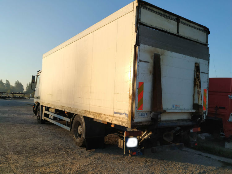 Mercedes Benz Actros 1831 - Image 4